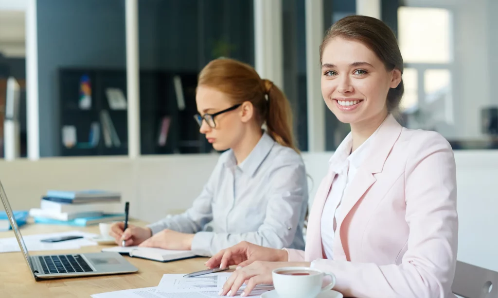 Optimise your SMSF Services 2 female smsf accountants working on their client's fund